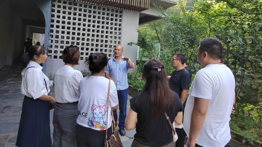 就????人???线?? ?工???????????