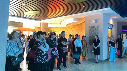 ???大??工????????温红???