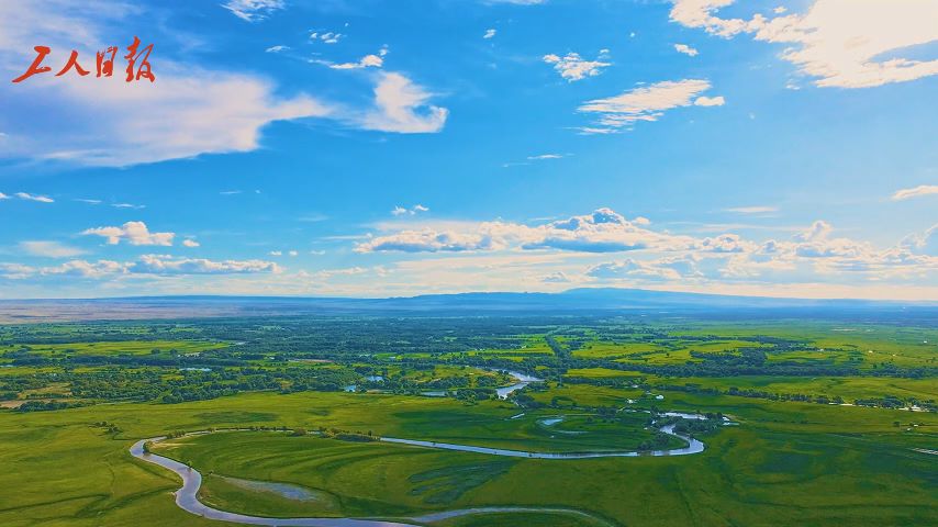 俯瞰河谷之夏，感受美丽北疆