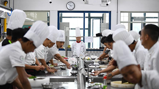 ????????????西?大??????人????? title=