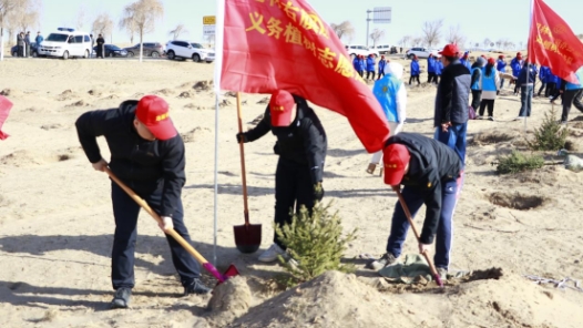 内蒙古巴林右旗总工会组织开展“职工林”栽植活动